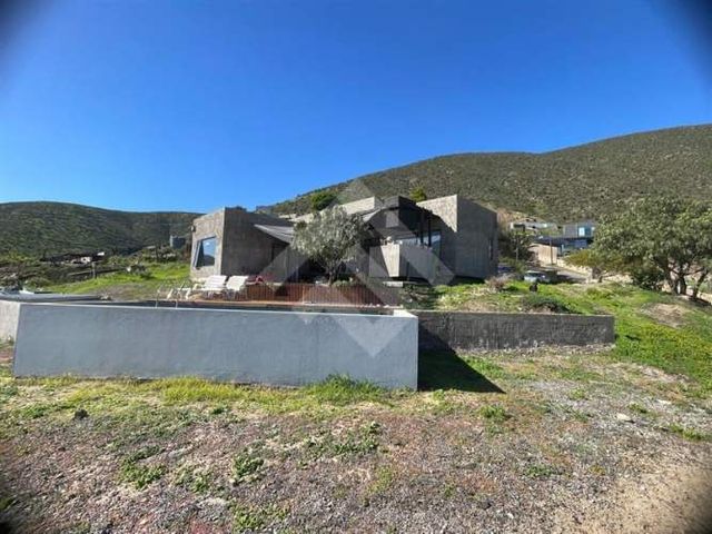 CASA Condominio Encomendero Arnoldo Vásquez