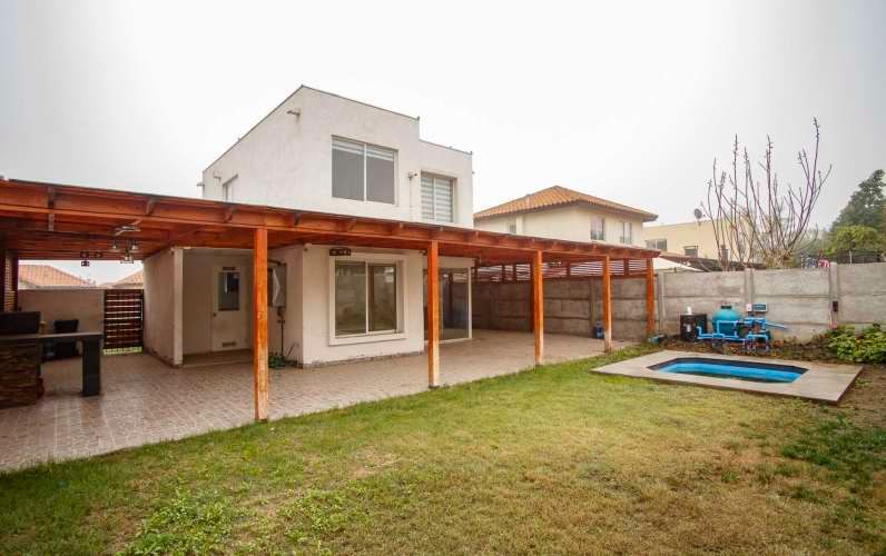 ARRIENDO CASA 4HAB 3BA AYRES DE CHICUREO