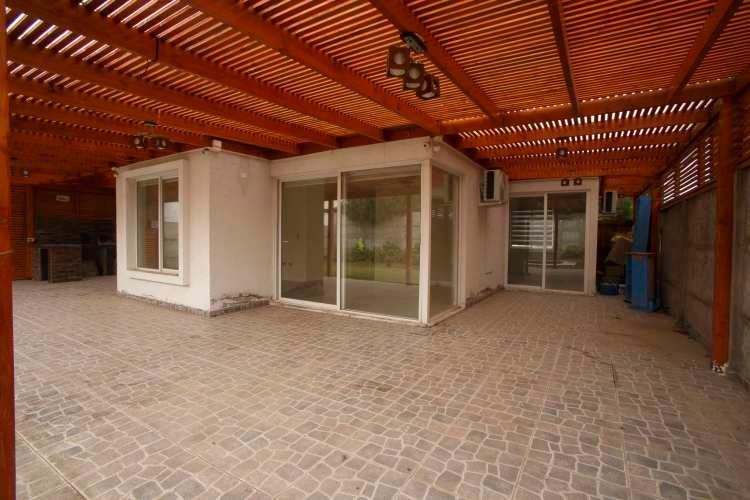ARRIENDO CASA 4HAB 3BA AYRES DE CHICUREO