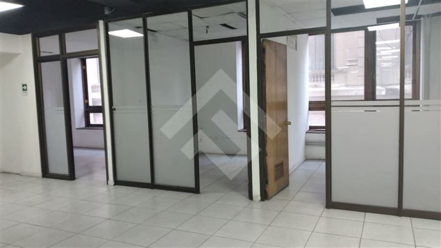 OFICINA Metro Universidad de Chile