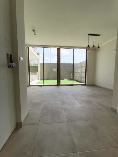 Av. Circunvalación 1 (1 Est ) [2643-7]