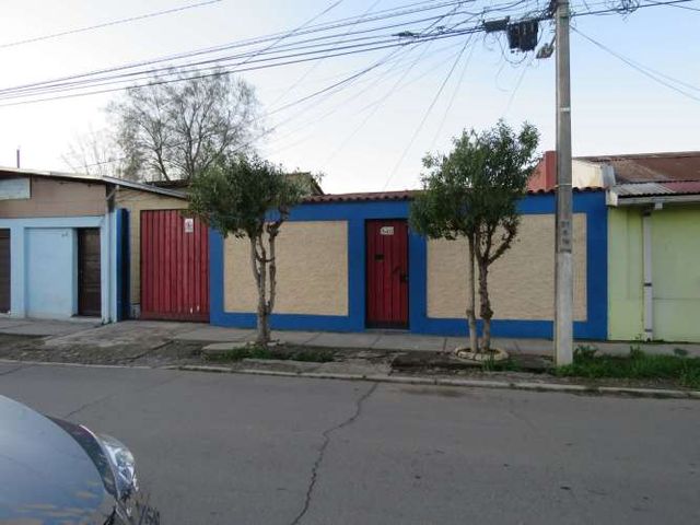 2 Casas En Terreno Grande + Depto. Interior