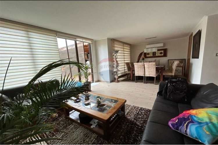 Hermosa casa en costa laguna