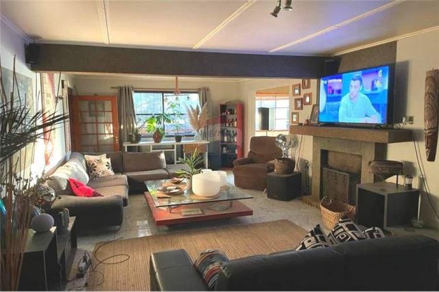 Rebajada/ casa regularizada 2.439 mts2 de terreno