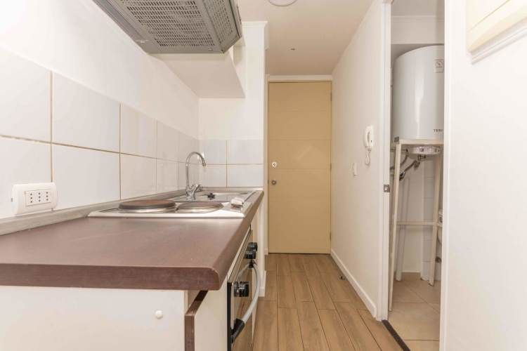 General Gana 1063 [369-11]