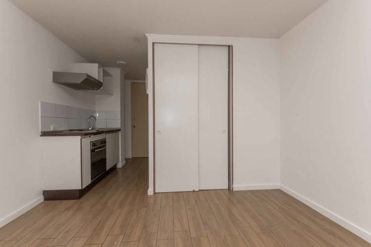 General Gana 1063 [369-11]