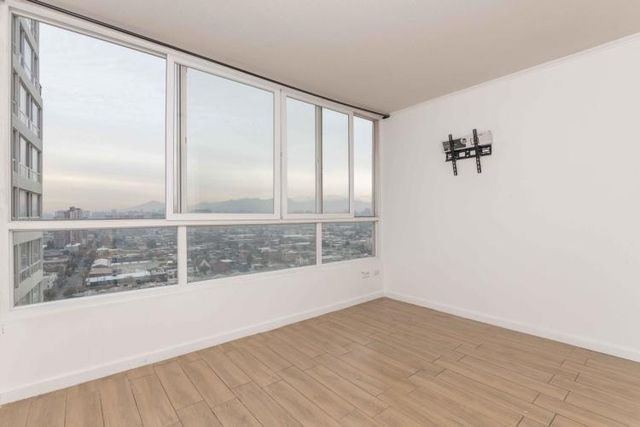 General Gana 1063 [369-11]