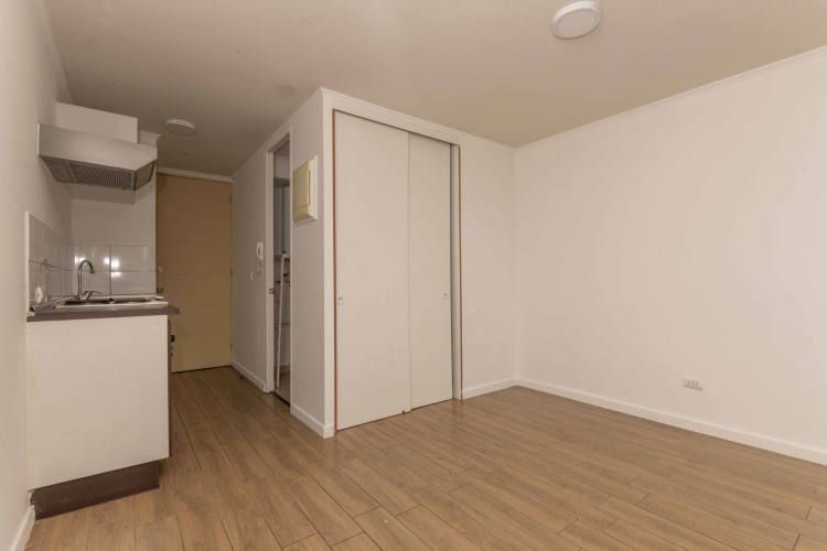 General Gana 1063 [369-11]