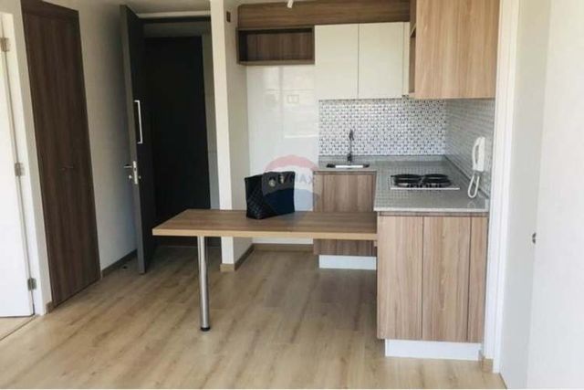 Gamero, 2 dorm, 2 baños, 1 estac y bodega.