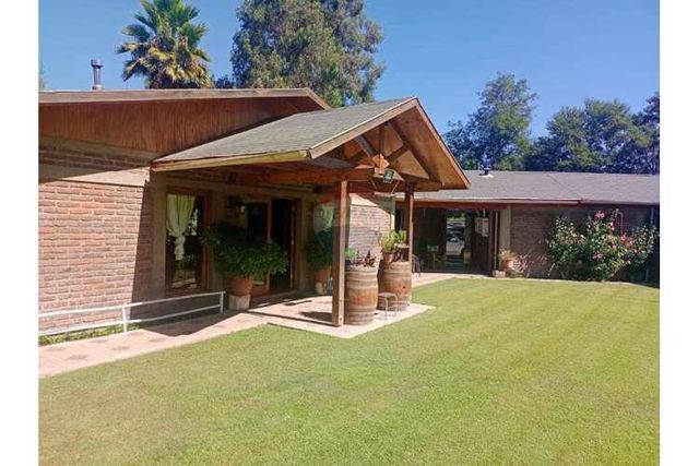 Venta de hermosa parcela con gran casa con cava!!
