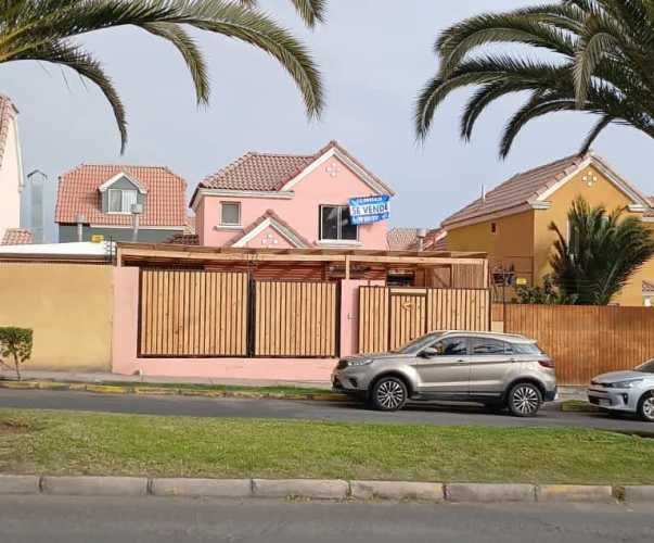 Vendo, se vende, en venta Casa Hermosa 2 Pisos, Remodelada, Cómoda Y Bien Ubicada