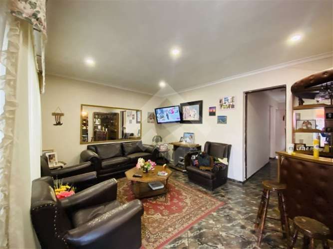 CASA Gran Avenida/ Av. El Parrón