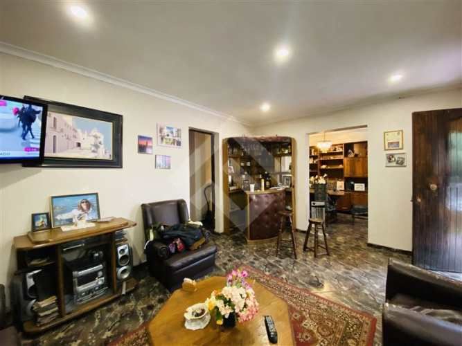 CASA Gran Avenida/ Av. El Parrón