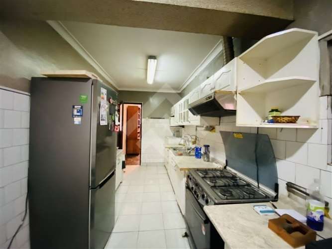 CASA Gran Avenida/ Av. El Parrón