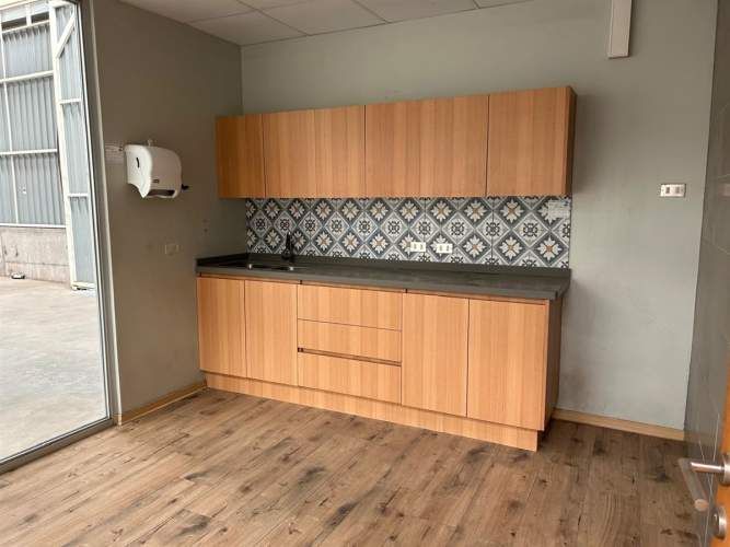 BODEGA San Eugenio / Santo Tomás/