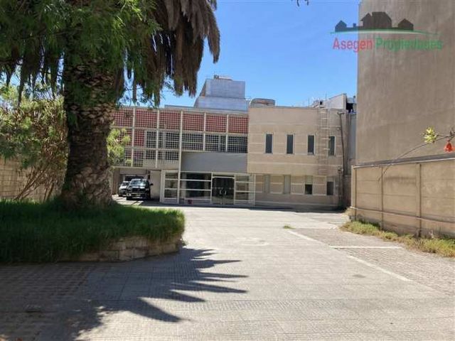 OFICINA Apto para instituciones financieras, publicas u otros en arriendo