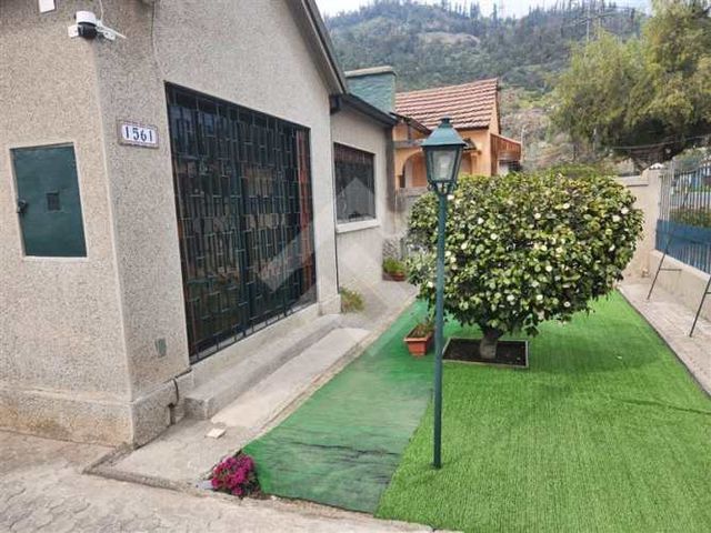 CASA FRANCISCO SILVA / AV. VALDIVIESO