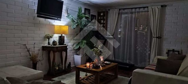 CASA Av Gabriela Oriente / Av las Nieves Oriente