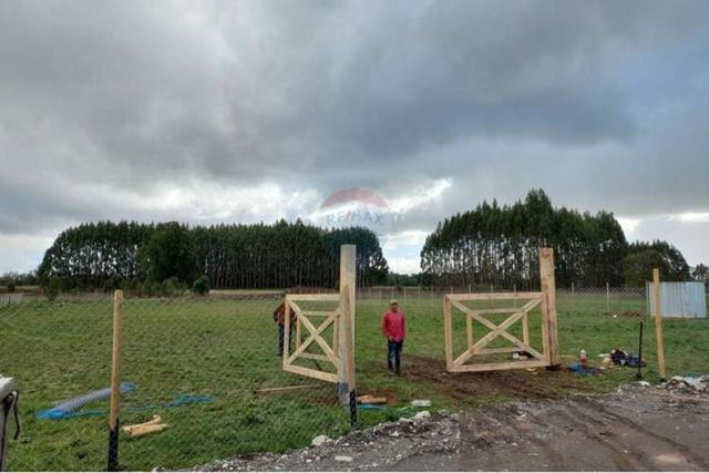 Venta de parcela con servicios.