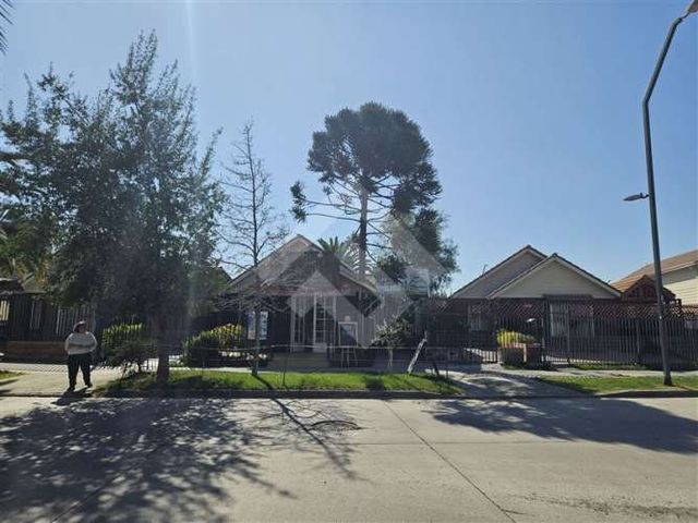 CASA Los Halcones/Av La Hacienda