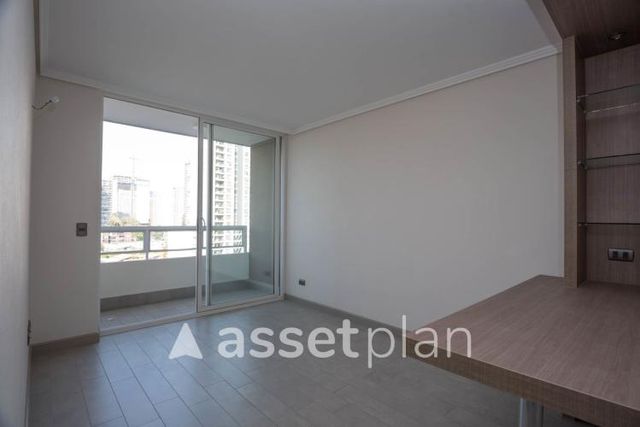 Av. María Rozas Velá