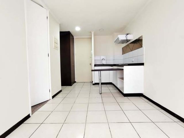 Av. María Rozas Velá