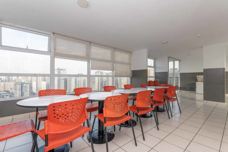 Av. María Rozas Velá