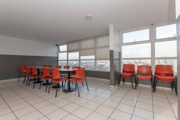 Av. María Rozas Velá