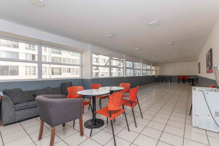 Av. María Rozas Velá