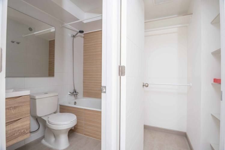 Sta. Petronila 28 (1 Est )