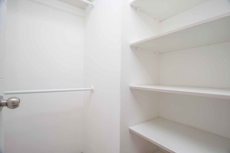 Sta. Petronila 28 (1 Est )