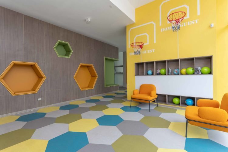 Av. María Rozas Velá