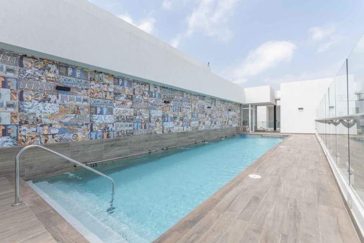 Av. María Rozas Velá