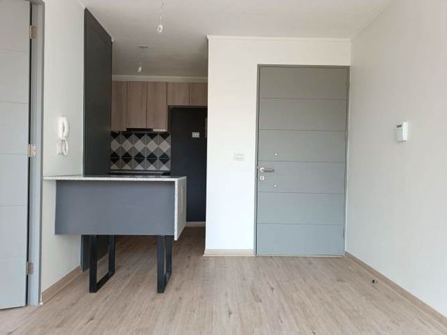 Chacabuco 1355 (1 Est )