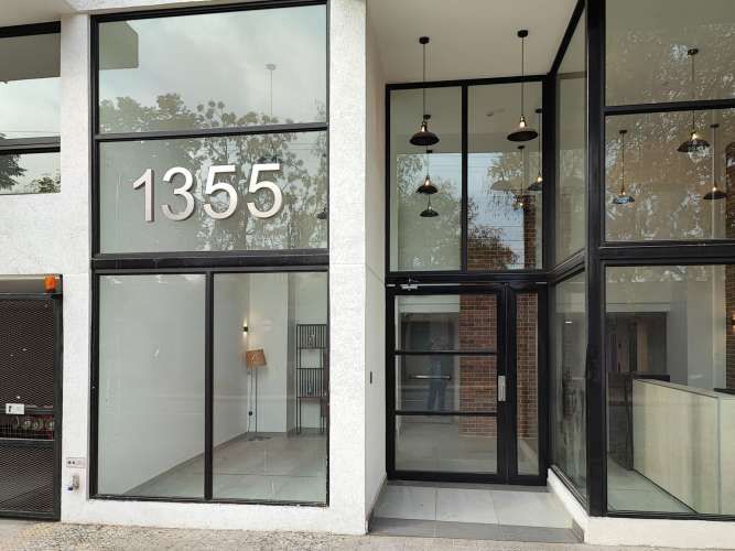 Chacabuco 1355 (1 Est )