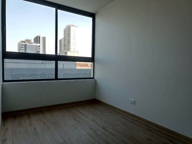 Chacabuco 1355 (1 Est )