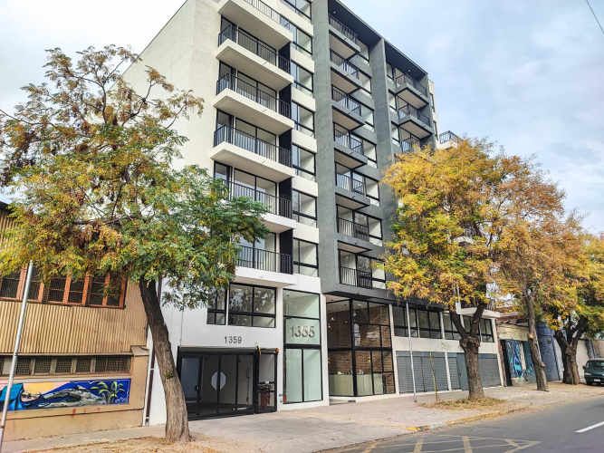 Chacabuco 1355 (1 Est )