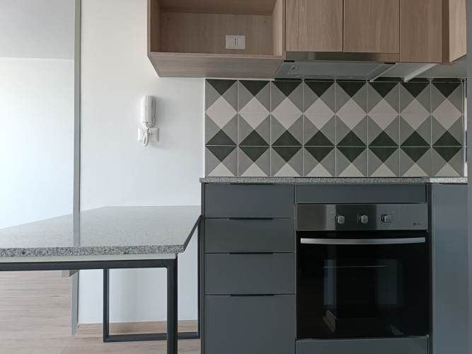 Chacabuco 1355 (1 Est )