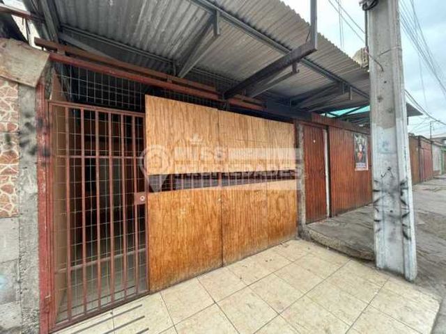 SE VENDE CASA EN CALLE SAMUEL BAÑADOS MORRIS SECTOR NORTE