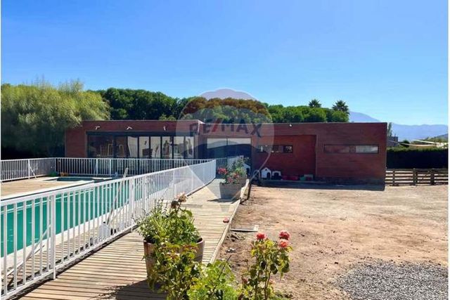 La casa de tus sueños con piscina en maria pinto