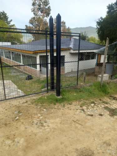 CASA A 35 Kilometro de Linares por la Escuela y Posta de Vega de Salas