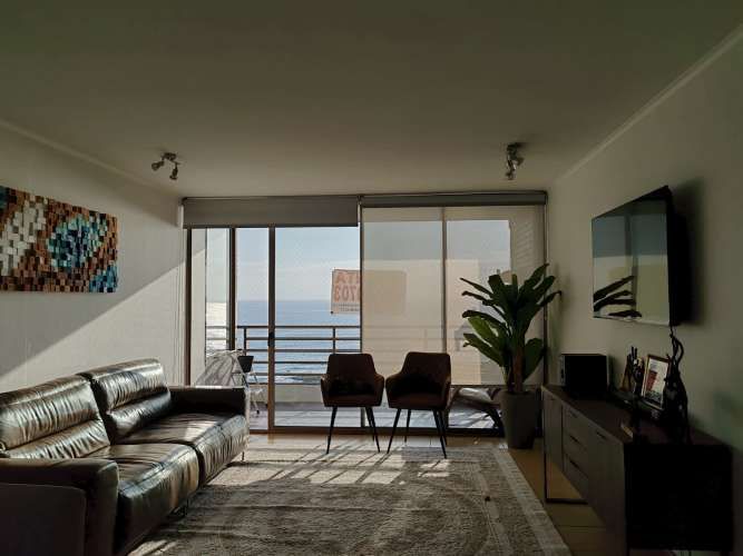 Se Vende Hermoso Departamento de 3 Dormitorios en Jardínes de Huayquique.