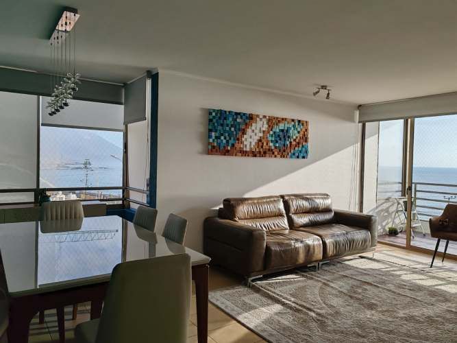 Se Vende Hermoso Departamento de 3 Dormitorios en Jardínes de Huayquique.