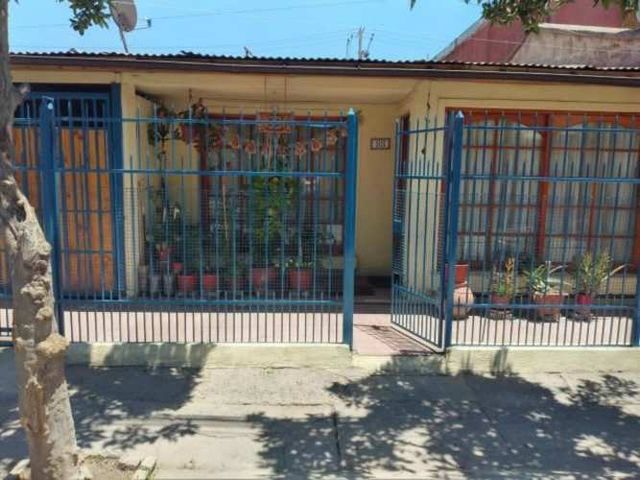 CASA Futura Estación del Metro/ Avenida Las Torres