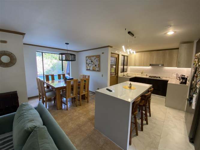 CASA Las Flores Poniente