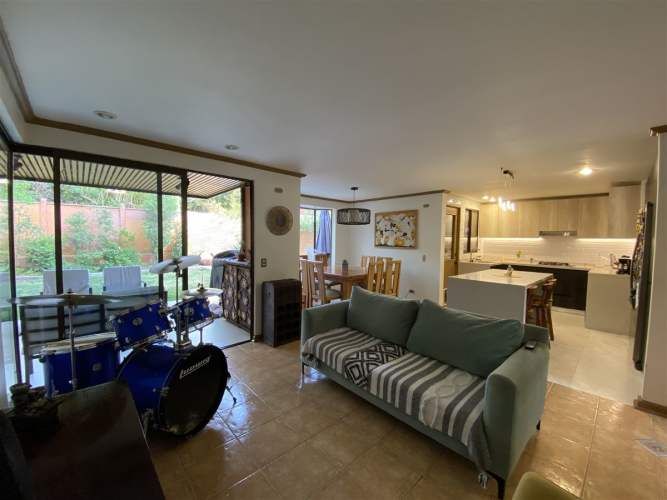 CASA Las Flores Poniente