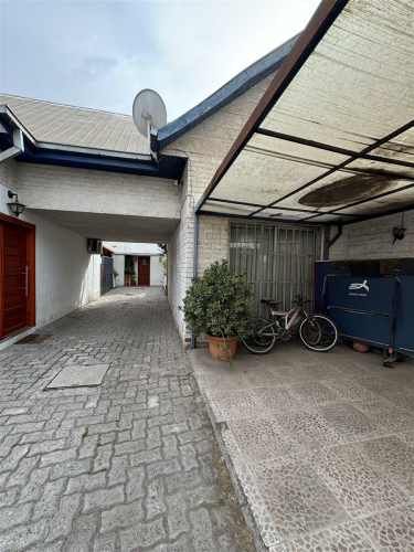 CASA Los Quillalles / Vicuña Mackenna