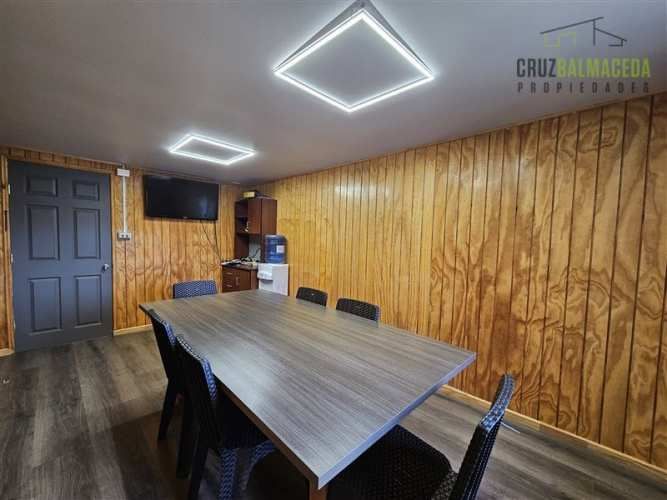 BODEGA Oficinas y bodega sector industrial