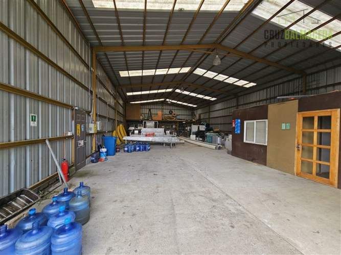 BODEGA Oficinas y bodega sector industrial