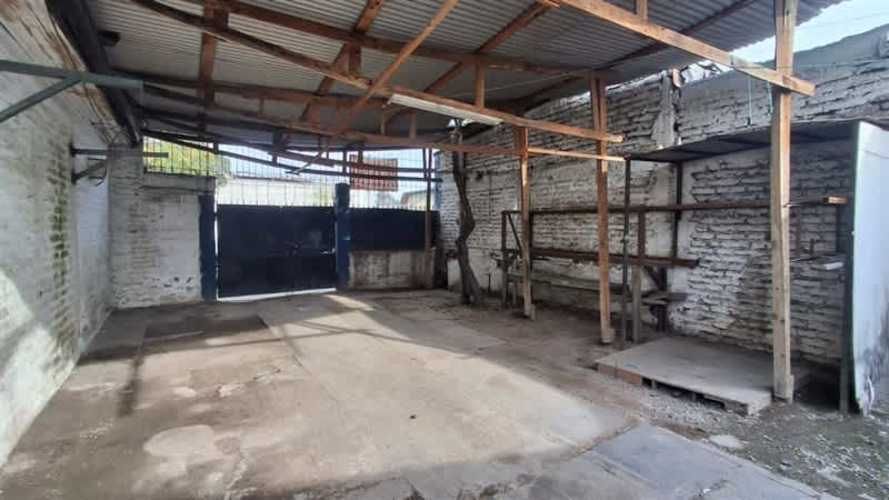 CASA En Venta Casa con Local Comercial. San Joaquín
